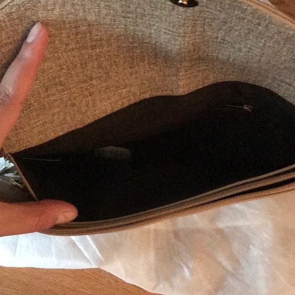 NWT Envelope Clutch Wristlet Gold Chain & Tassel - Picture 3 of 4